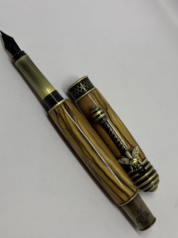 Italian Olivewood fountain pen with HoneyBee fittings - Image 4