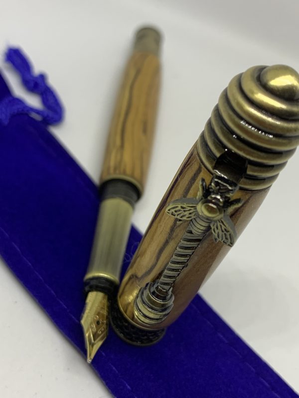 Italian Olivewood fountain pen with HoneyBee fittings - Image 2
