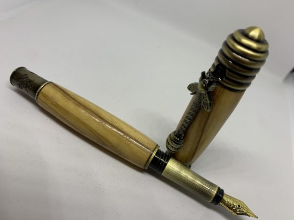 Bethlehem Olivewood fountain pen with HoneyBee fittings - Image 4