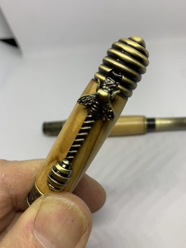 Bethlehem Olivewood fountain pen with HoneyBee fittings - Image 2