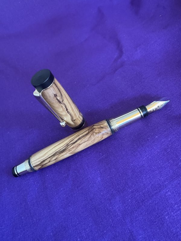 Handcrafted Holy Land Olive wood fountain pen with gold-plated fittings - Image 3