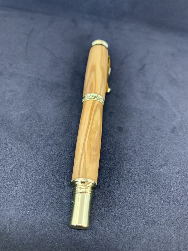 Handcrafted Olive wood Celtic Knot fountain pen - Image 5