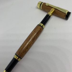 Mahogany fountain pen with gold finish fittings